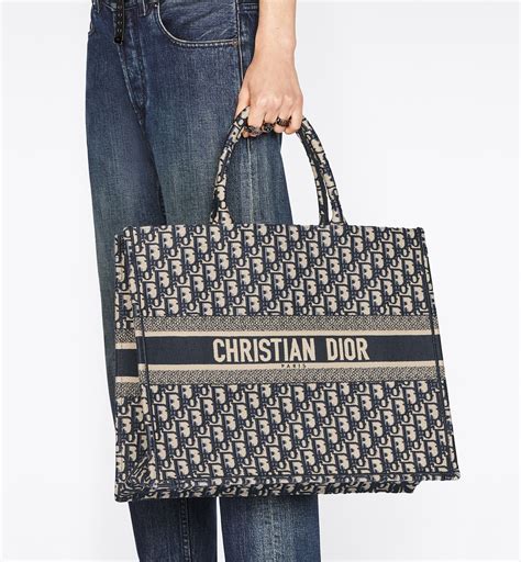 christian dior borse|christian dior share price.